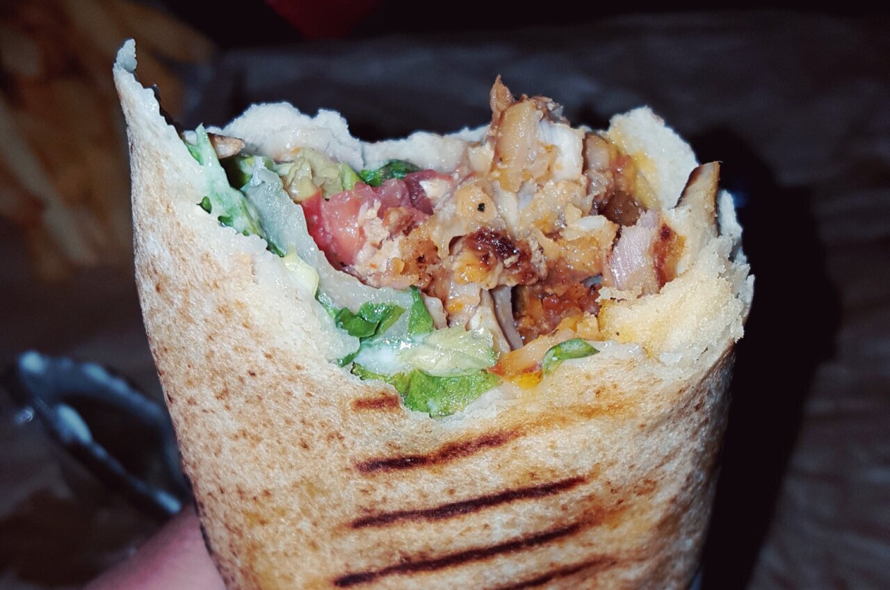 В Астрахани обнаружили опасную шаурму