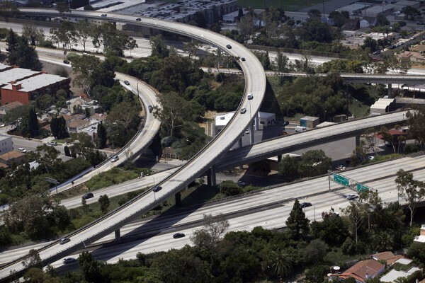 Почему в США автодороги служат без ремонта по 30 лет?