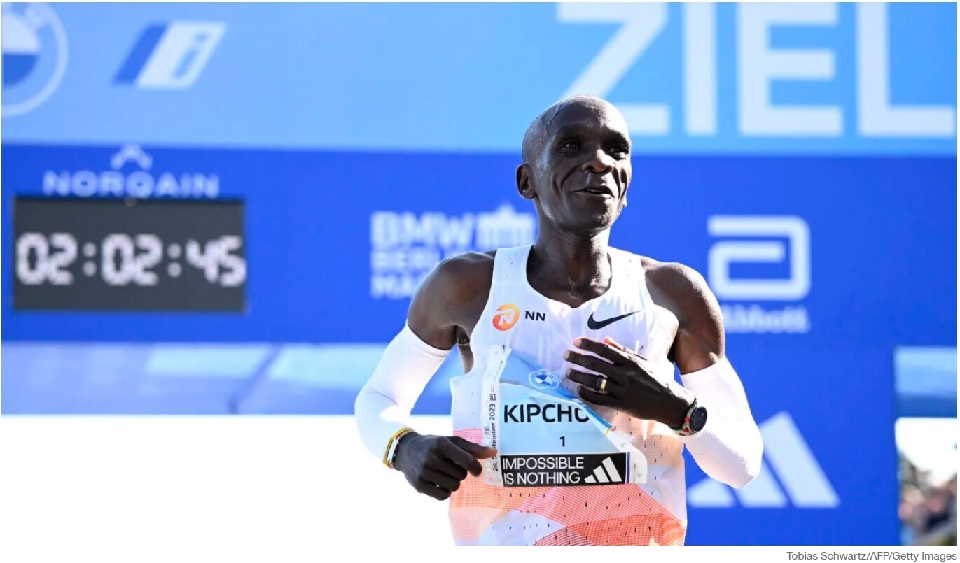 Тигист Ассефа побила мировой рекорд в женском марафоне в Берлине, а Элиуд Кипчоге вошел в историю
