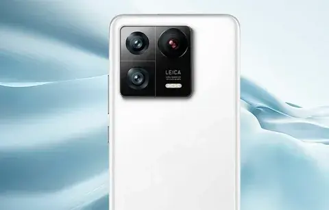 "Xiaomi анонсировала флагманские смартфоны 13T и 13T Pro с камерой Leica"
