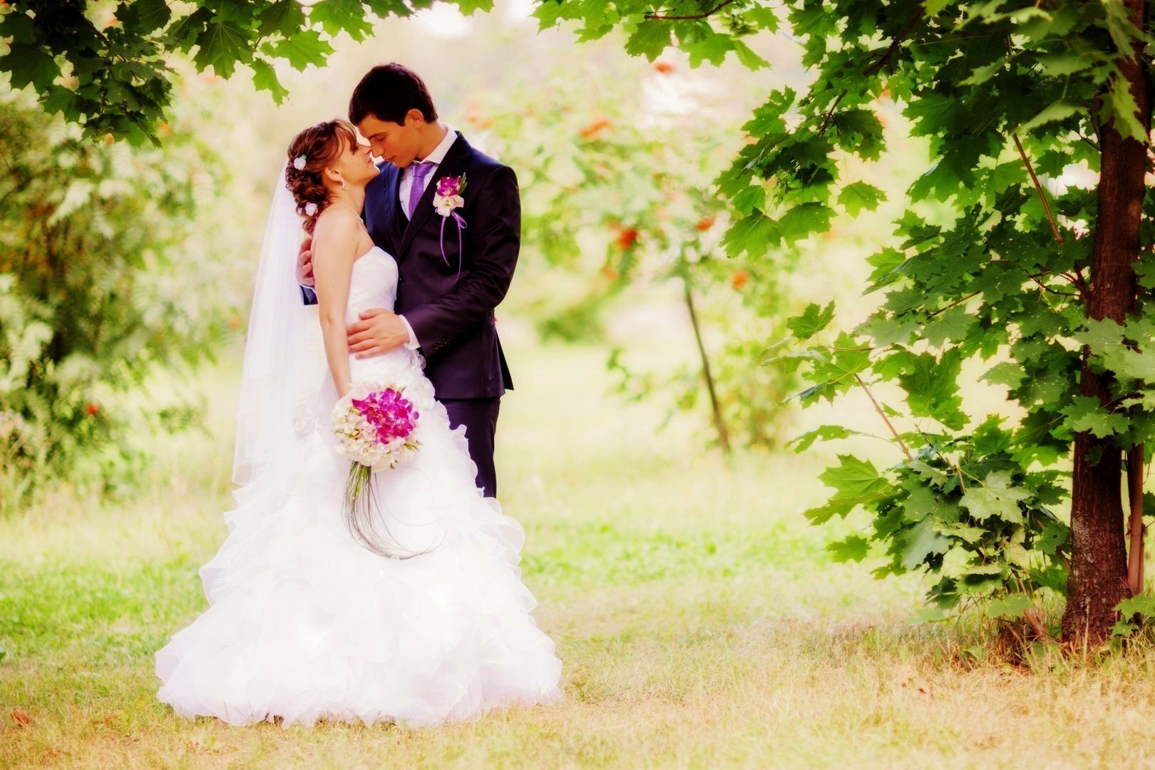 "Чтобы не пил, не курил и цветы всегда дарил": или Как современной женщине найти себе мужа?