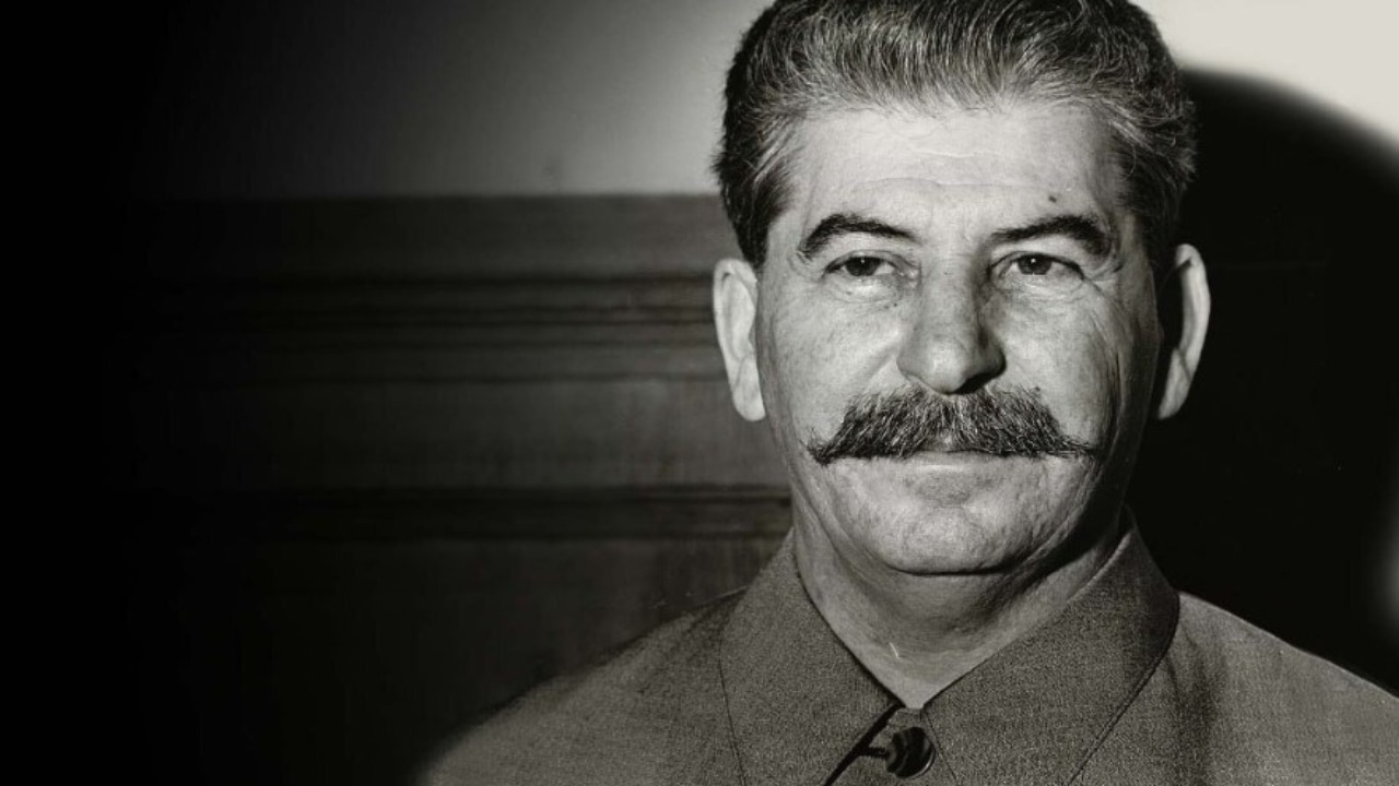 Сергей Девятов, директор ФСО, раскрывает уникальные детали о смерти Сталина, разрушая устоявшийся миф