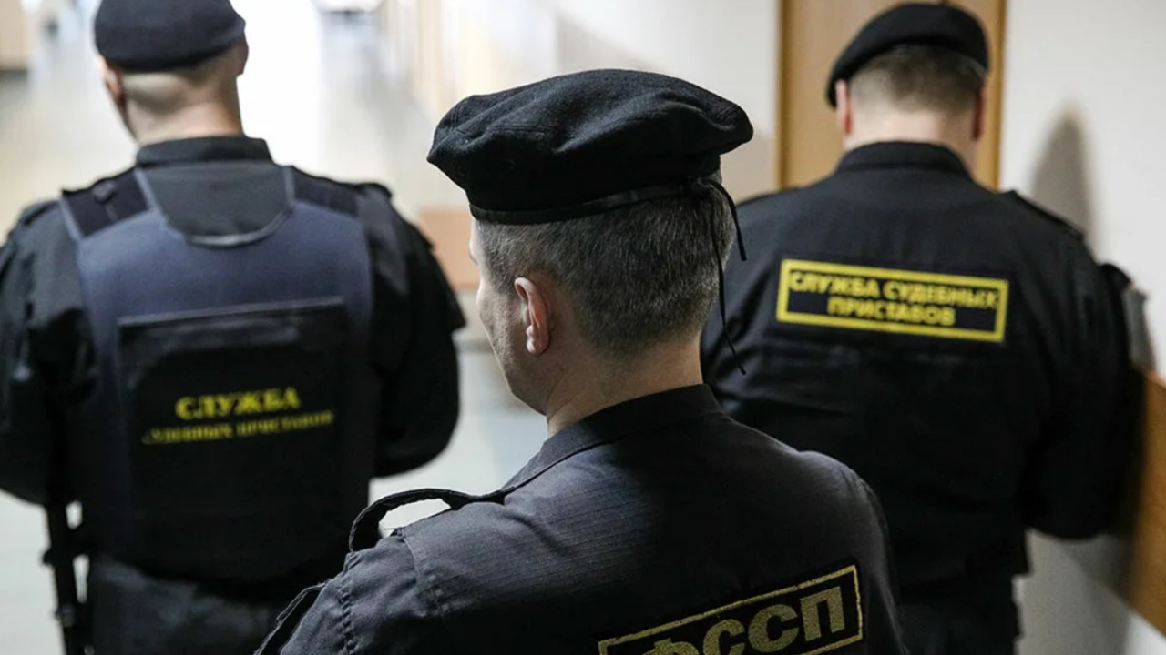 Как не отвечать за долги двойника?