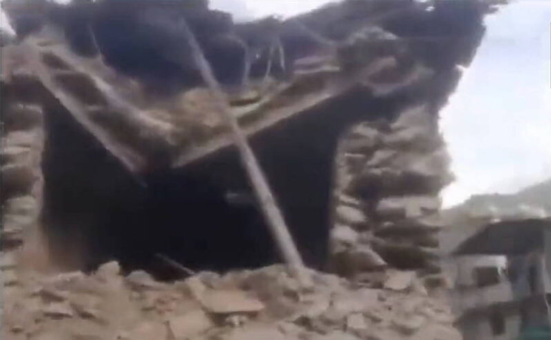 Обрушение здания вызвано землетрясением магнитудой 6,2 на западе Непала, о пострадавших пока не сообщается