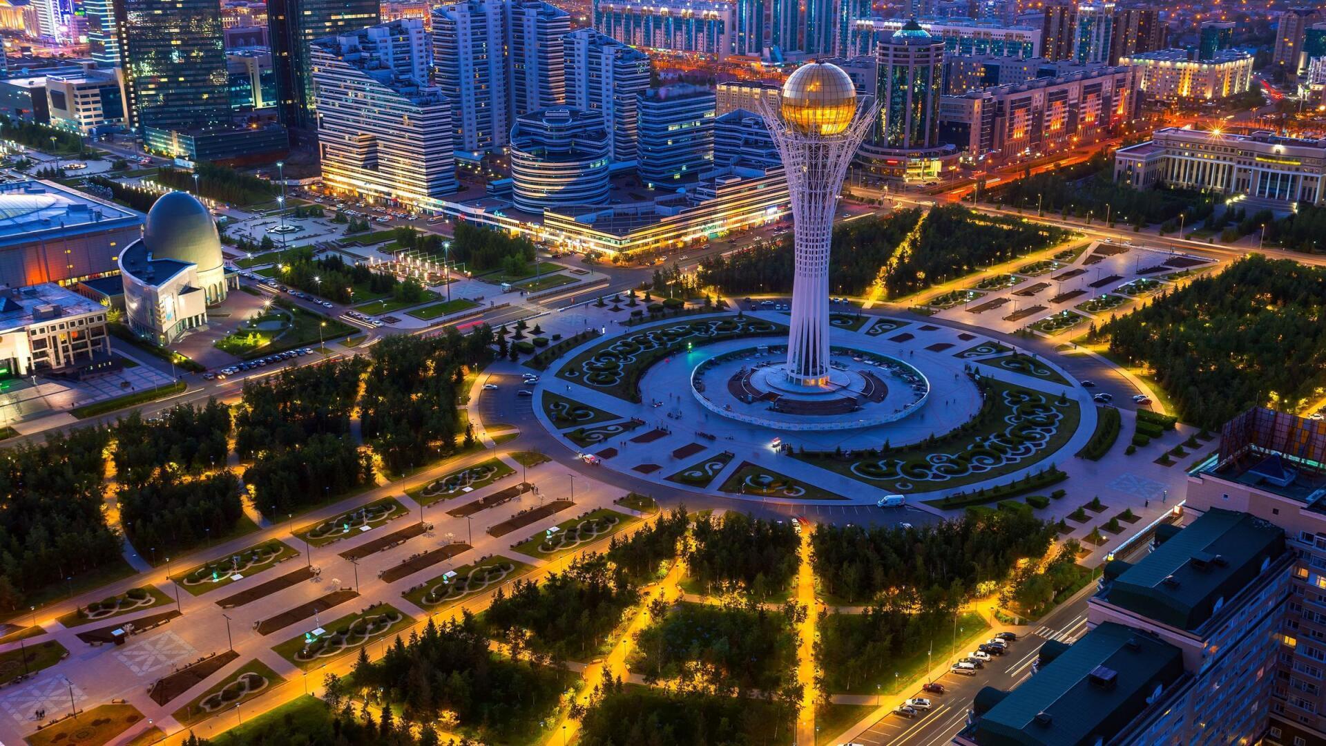 Власти Казахстана закрывают въезд иностранным гражданам, критикующим страну.