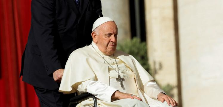 Папа Франциск предлагает «форму благословения» для однополых пар