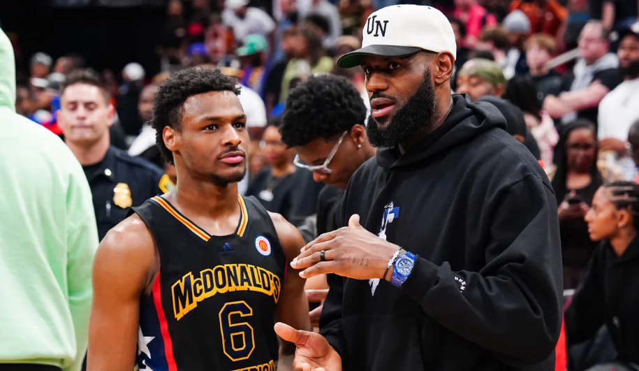 Леброн Джеймс говорит, что сын Бронни «чувствует себя очень хорошо» после остановки сердца и намерен сыграть в этом сезоне