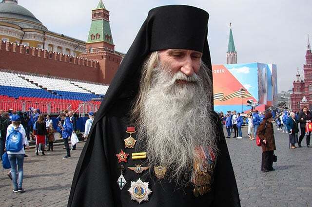 Золотая звезда Героя – монаха Киприана. Полковник Бурков прошел Афган, потерю ног, но не сдался и нашел себя