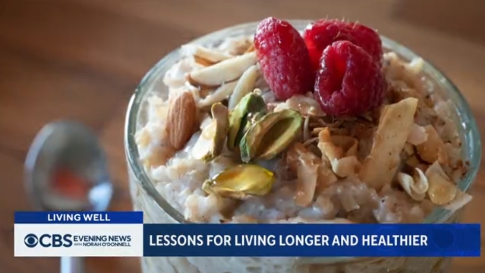 Хотите дожить до 100? Эксперт «Голубых зон» делится уроками долголетия в новом сериале Netflix