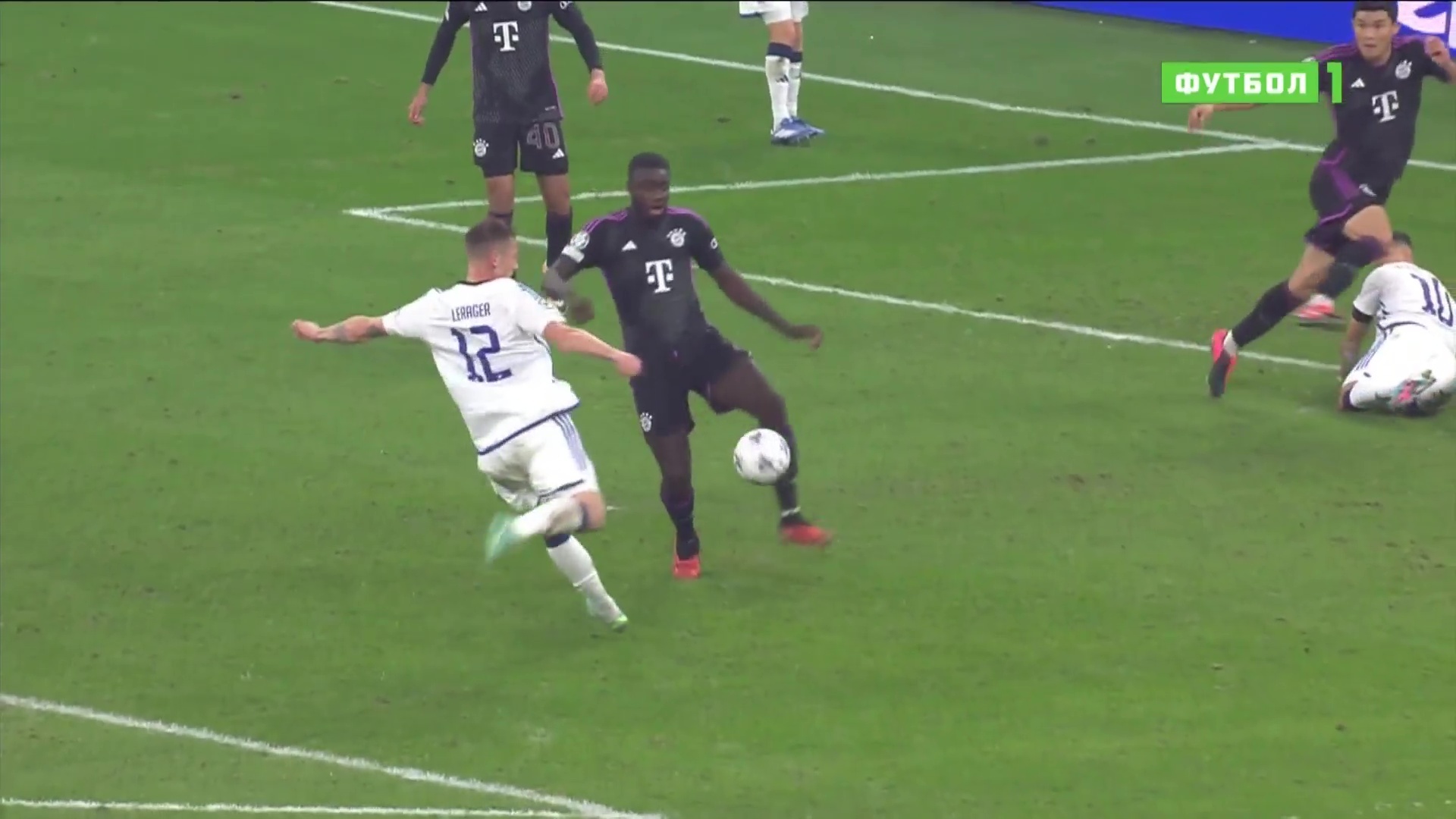 Молодёжь спасает "Баварию" в Копенгагене