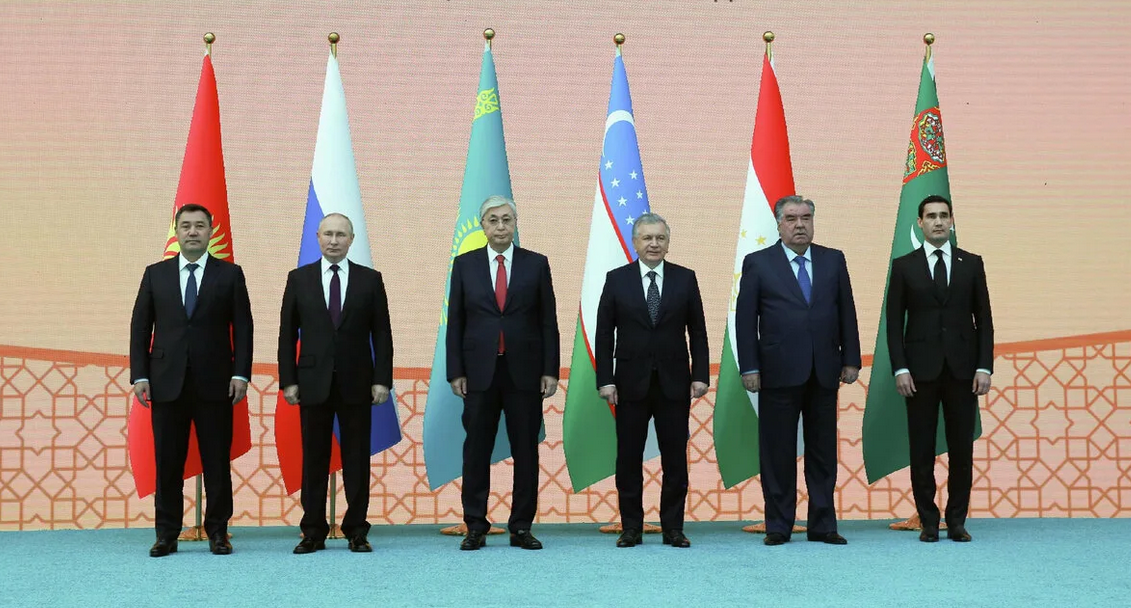 Как Среднюю Азию не корми, все равно на Запад смотрит