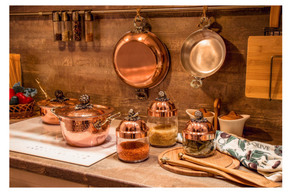 Выбор правильного типа посуды может в значительной степени повлиять на результат ваших кулинарных усилий. Эффективность, долговечность и эстетичность