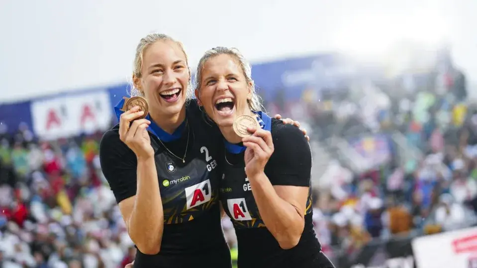 "Немецкие пляжные волейболисты начали чемпионат мира в Мексике с убедительных побед"