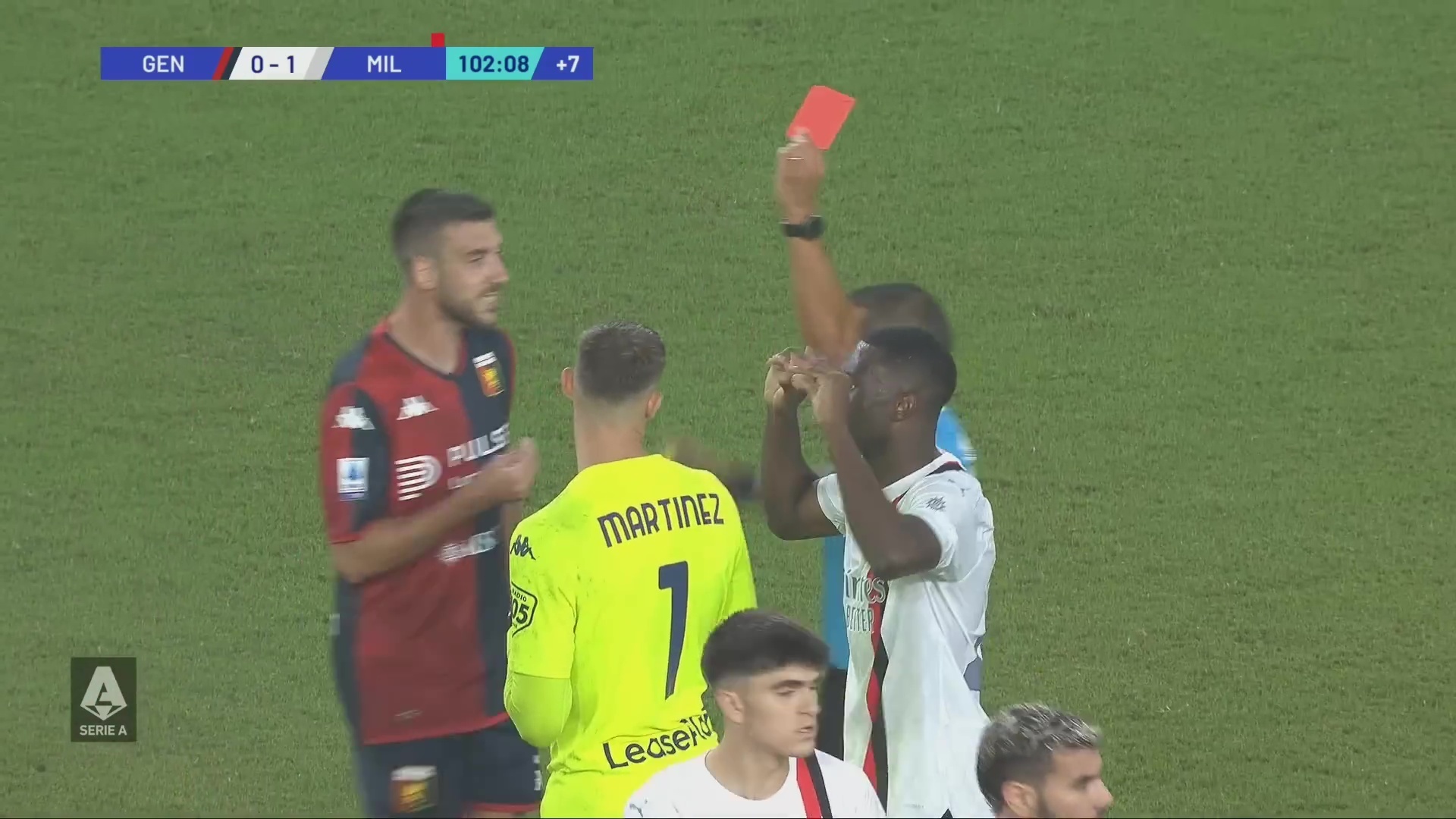 «Милан» вырывает первое место в серии А с Оливье Жиру в воротах