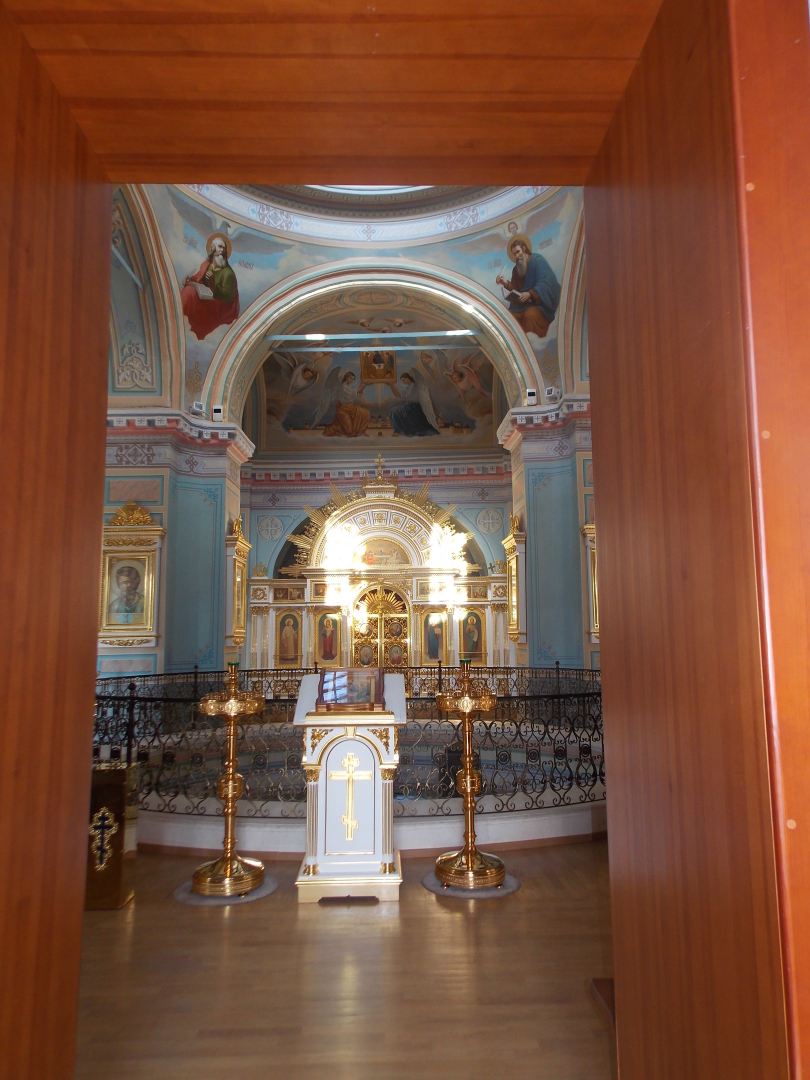 Не знают свою веру, не читают Библию и клеймят других. Про бабушек в храмах и не только...