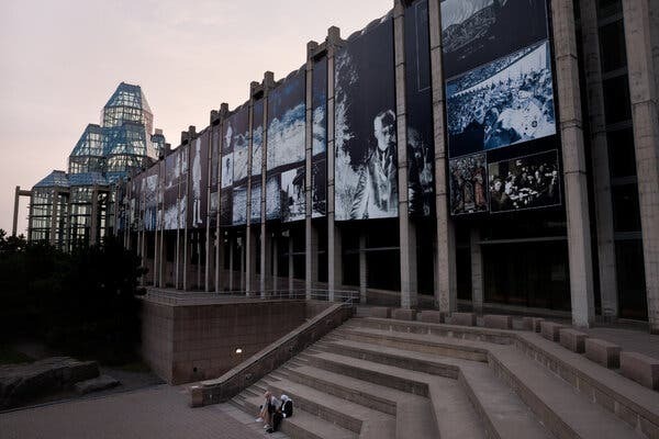 Беспорядки охватили канадские художественные музеи, стремящиеся избавиться от колониального прошлого.