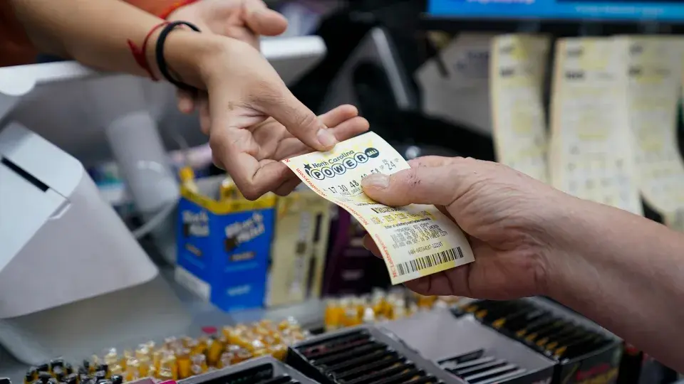 Джекпот Powerball достиг 1, 73 млрд. долларов. Пошла за ним охота