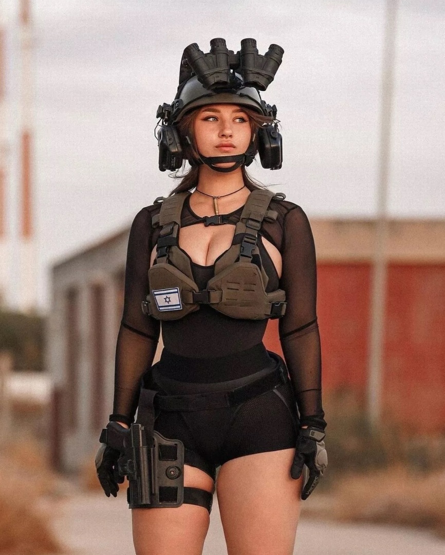 «Израильская фэнтезийная девушка», которая косплеит за деньги, присоединяется к армейскому подразделению с молитвенной мольбой