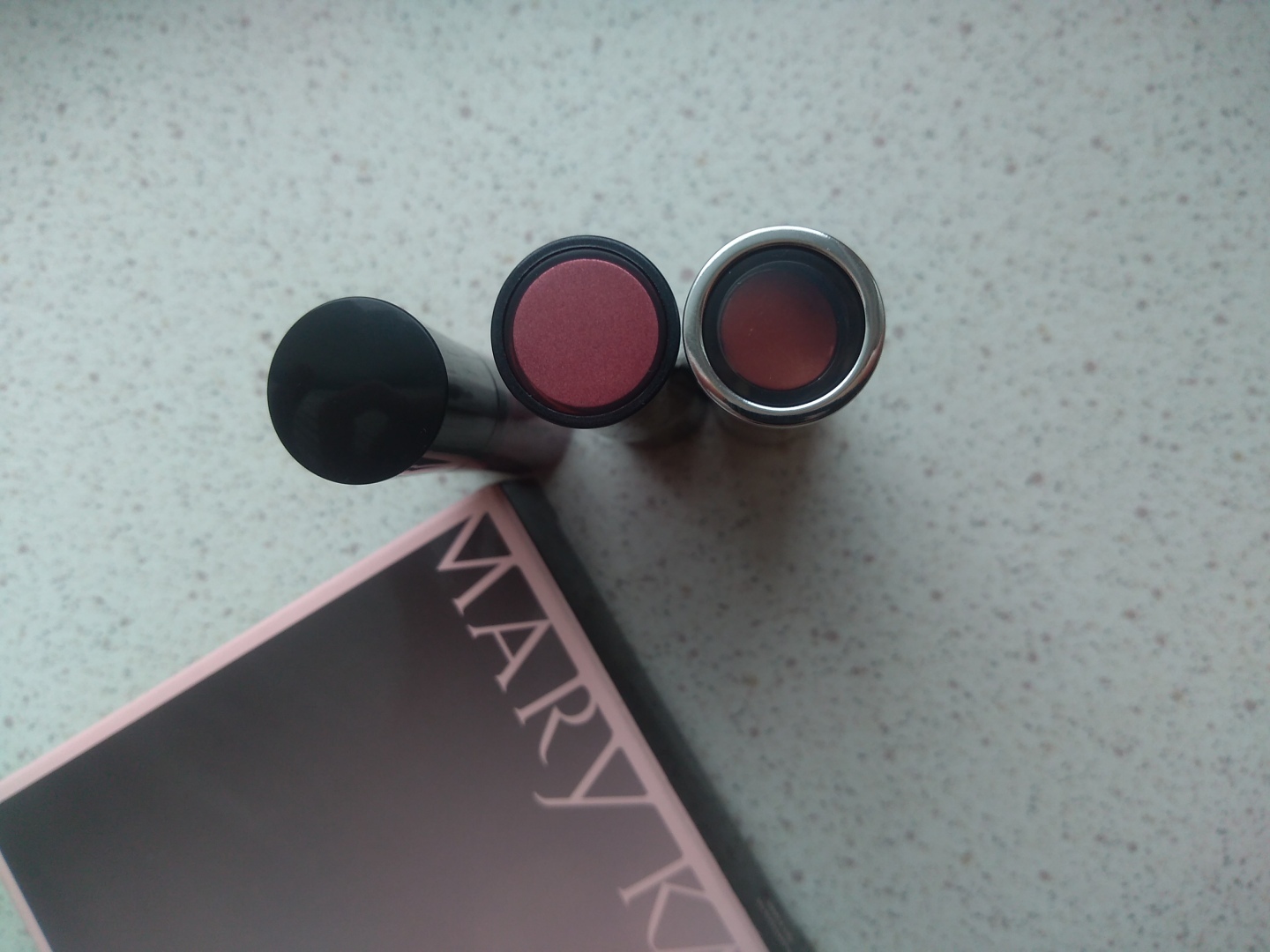 Помадки mary kay