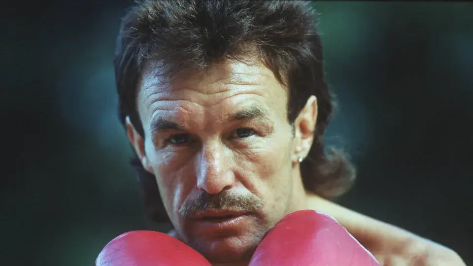 Прощание с Рене Веллером: Легенда бокса и желание его жены сохранить покой