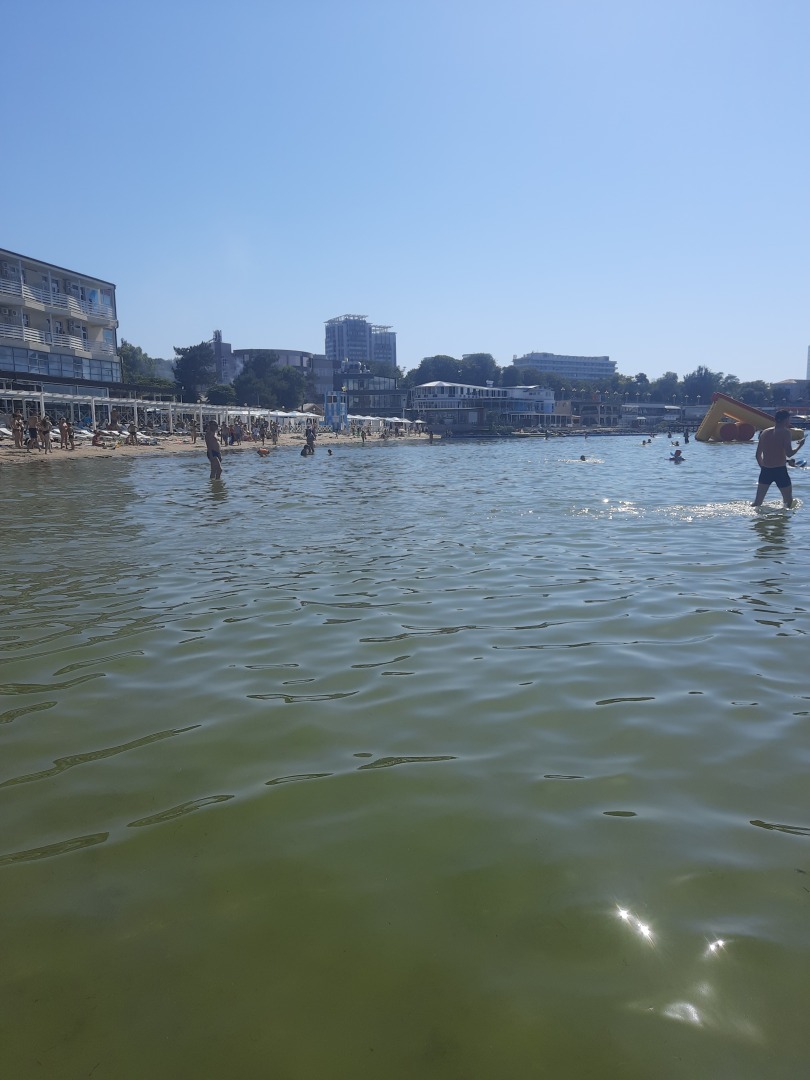 На чёрном море.