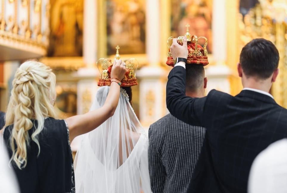 Является ли юридически жена близким родственником?