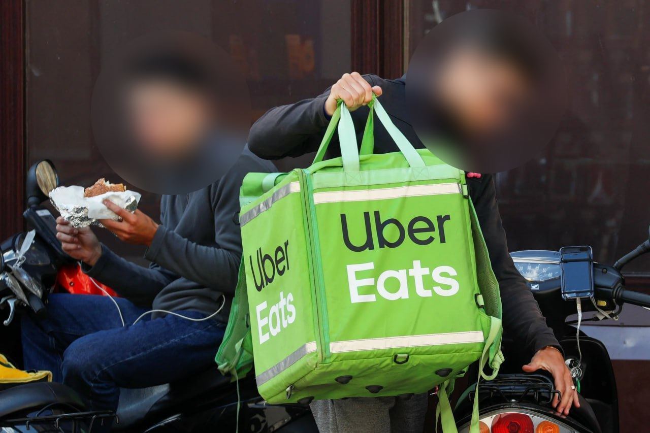 Двое друзей обокрали Uber Eats на https://u2.9111s.ru/uploads/202310/18/032ef86ec3e2af8842f519983a4b2a12.jpg млн