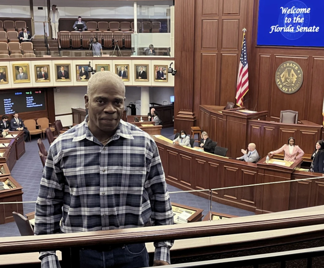 Во Флориде был убит чернокожий, отсидевший 16 лет по ложному обвинению. Застрелен полицейским.