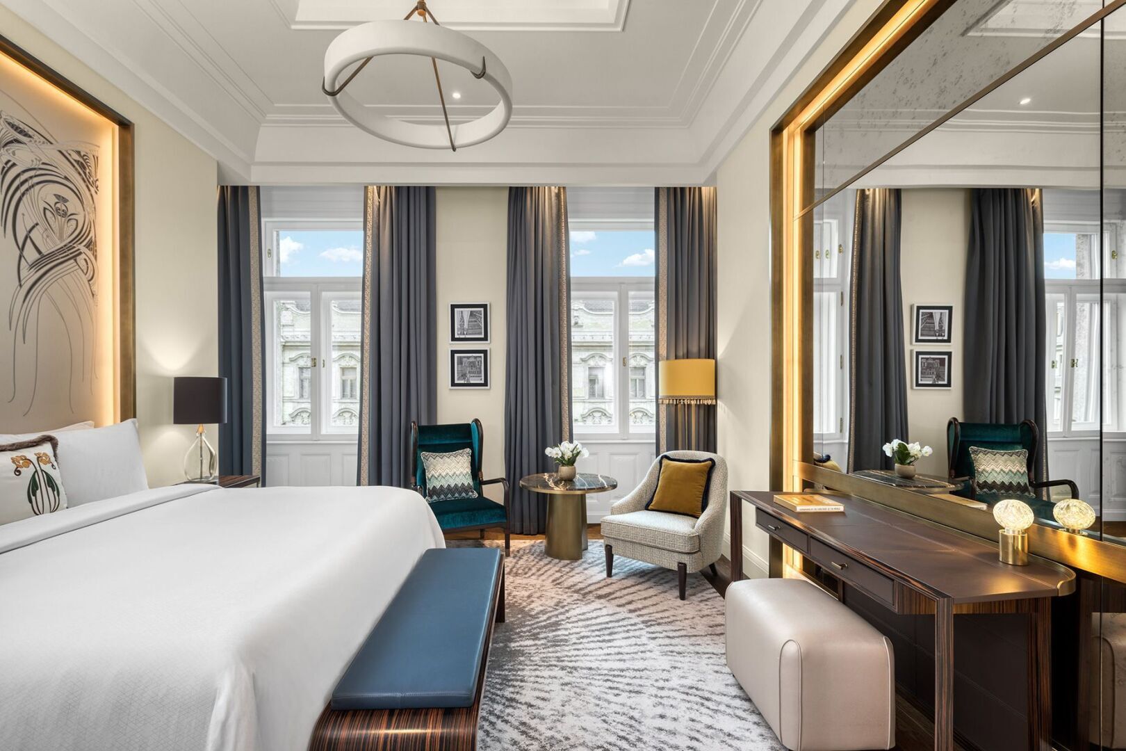 Пятизвездочный отель внутри дворца, внесенного в список Всемирного наследия ЮНЕСКО.