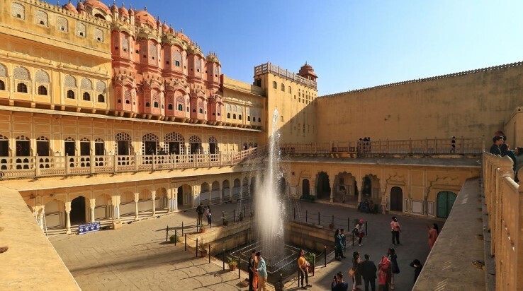 Розовый дворец