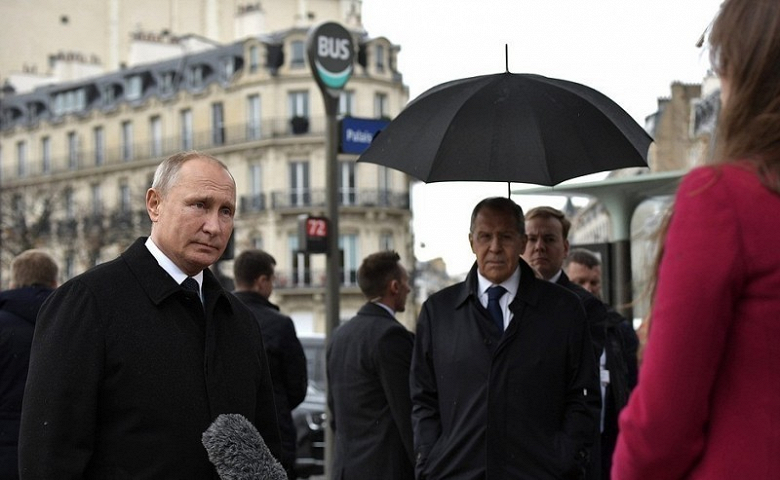 Владимир Путин выступил против ограничения доступа к информации в интернете...