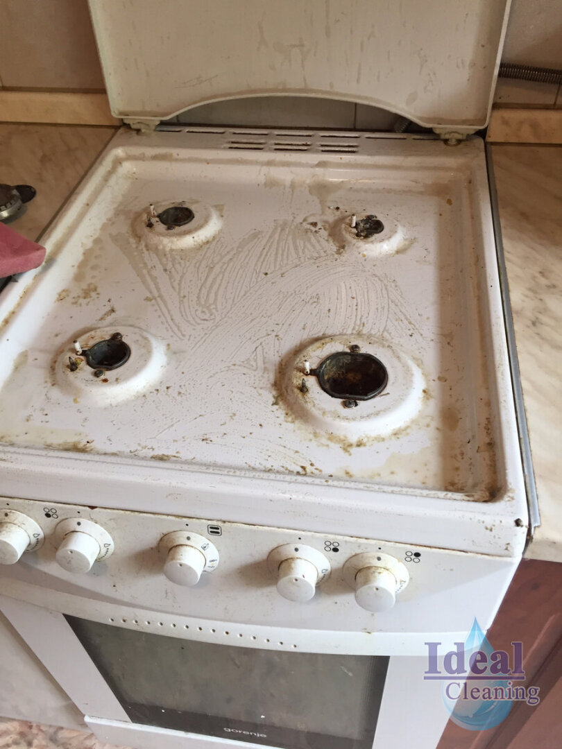 «Случайно» забыли, что такое чистота и уборка. Мы убирали квартиру, которая много лет не видела ведро и моющую тряпку – оцените результат