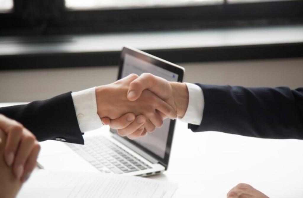 Новый штраф продавцу за навязанную услугу гражданам