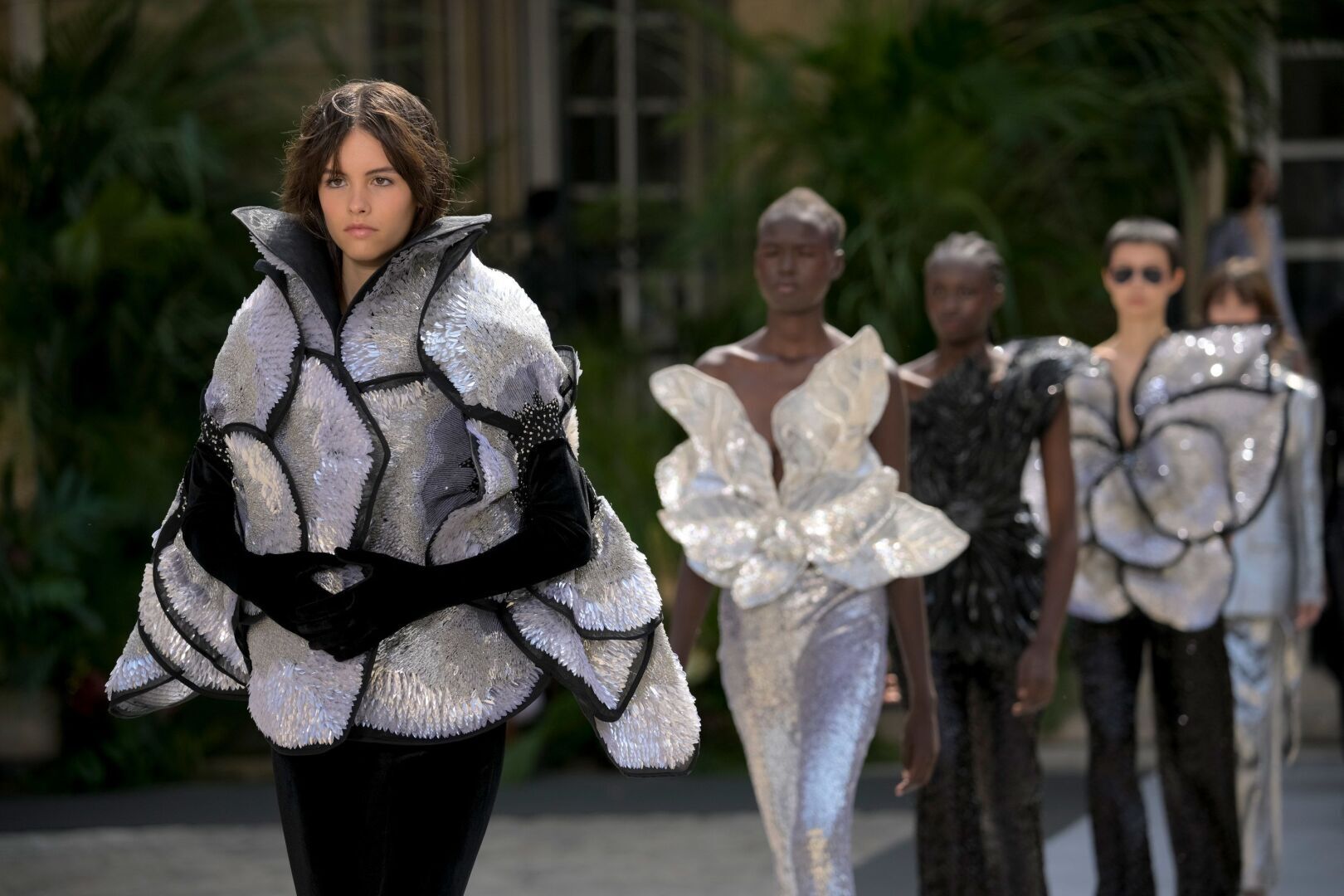 Трогательная дань уважения, спрятанная в последнем образе Селены Гомес на красной дорожке