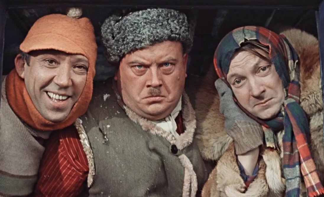 Фильм “Самогонщики”. А кто слышал первый вариант песни из этого фильма?