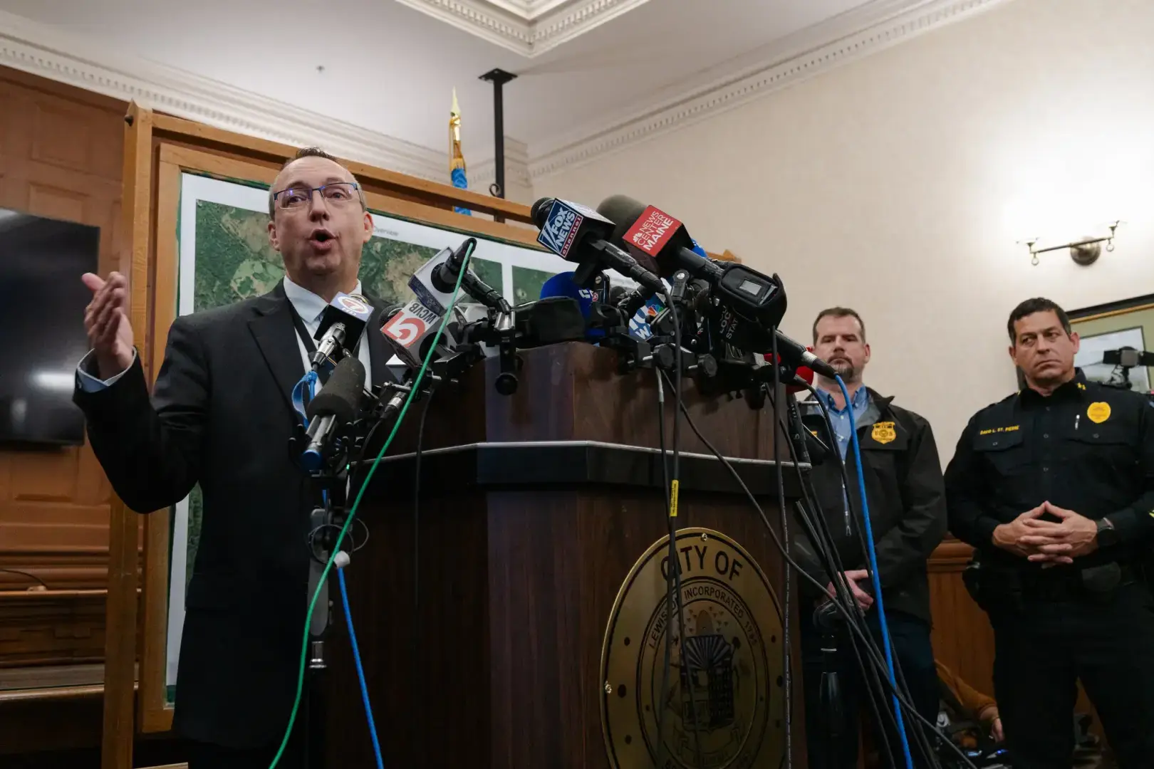 НАЙДЕН СТРЕЛОК, УСТРОИВШИЙ В США МАССОВЫЙ РАССТРЕЛ В ЛЬЮСТОНЕ! В результате теракта погибло 22 человека и еще 60 имеют ранения!