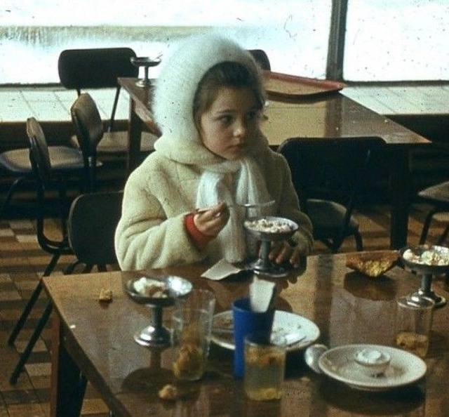 Те caмые вазочки или "креманки" с мороженым.Кто себя увидел на фото?))