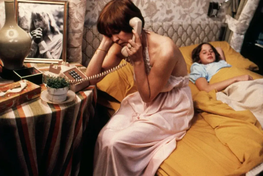 “Мать” вернулась. Эллен Берстин, любимая актриса, сыгравшая главную роль в новаторском фильме ужасов 1973 года “Изгоняющий дьявола”, вернулась