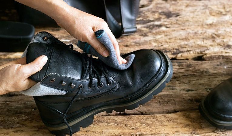 Защита ваших ботинок от реагентов: попрощайтесь с белыми пятнами с помощью этого важного средства