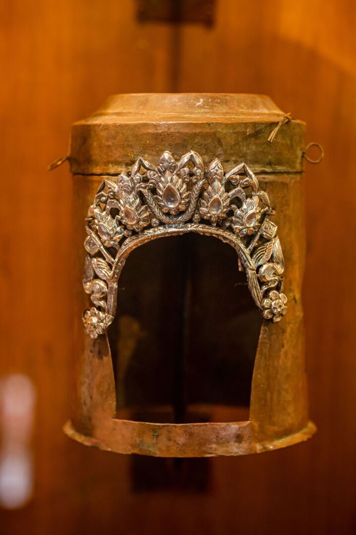 Как монастырь 11-го века вывез артефакты из США — и обнаружил при этом клад сокровищ