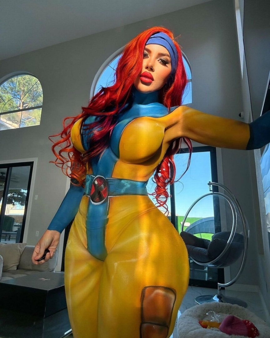 «Мы шли по улице в одной краске для тела в стиле Людей Икс — люди не могли отвести взгляд»