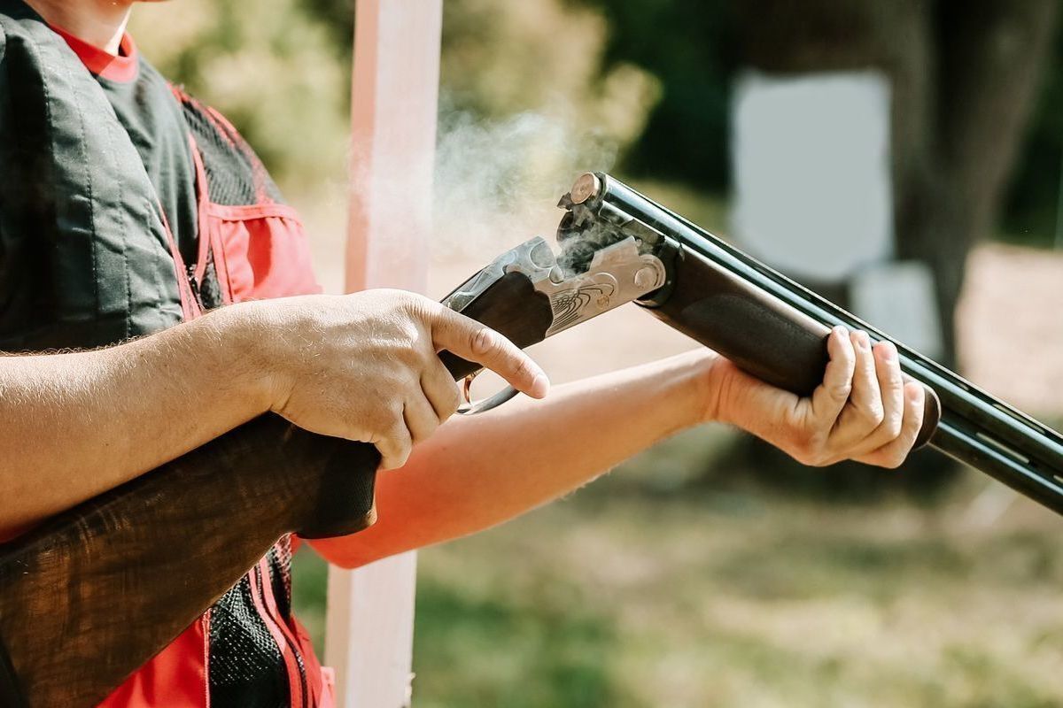 Пенсионер расстрелял своих сыновей из-за отсутствия работы: ужасное происшествие в Туринской Слободе потрясло страну