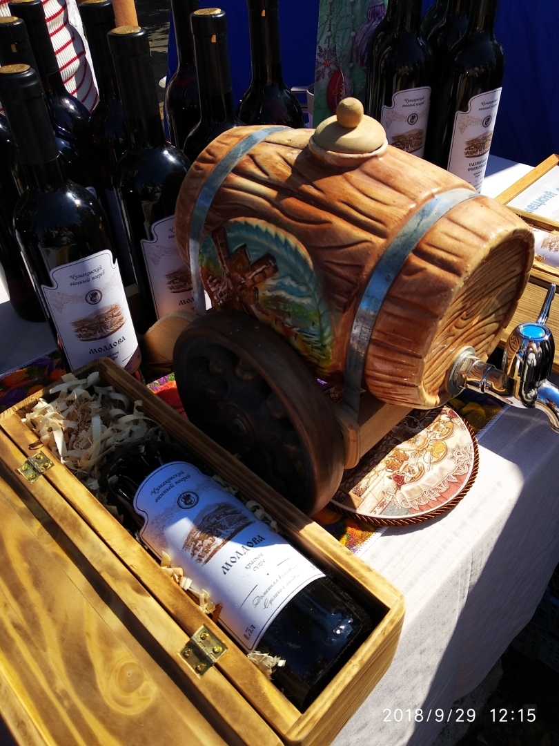 Рекомендую всем побывать на фестивале "Донская лоза" в хуторе Пухляковском Ростовской области. Впечатляемо, незабываемо и весело!