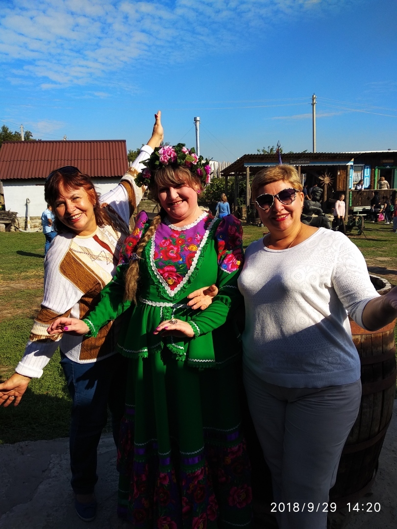 Рекомендую всем побывать на фестивале "Донская лоза" в хуторе Пухляковском Ростовской области. Впечатляемо, незабываемо и весело!