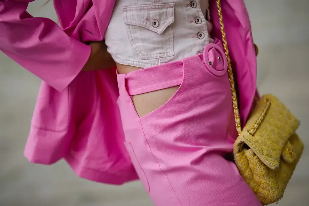 Почему в женской одежде нет больше карманов?