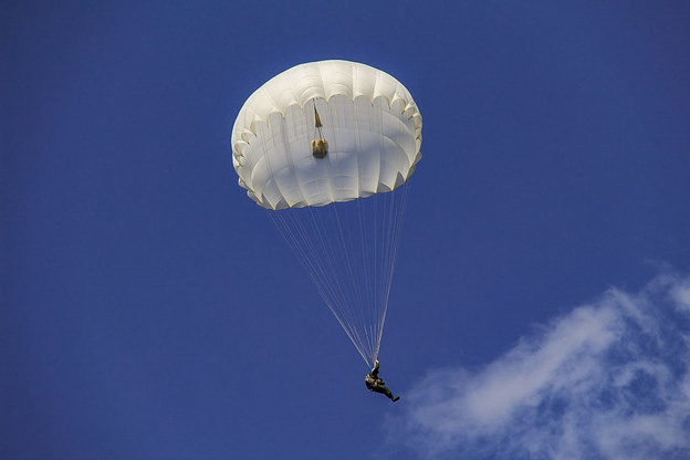 Как я в первый раз прыгала с парашютом без инструктора и без завещания