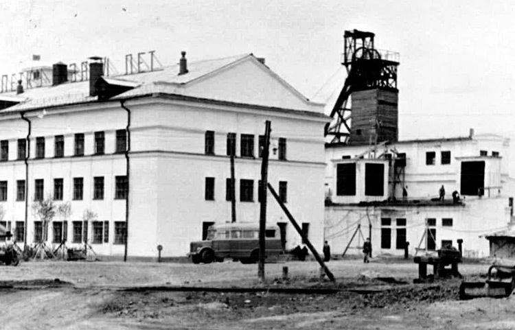 Уровень жизни пенсионеров в России при бандитском Капитализме после Социалистического строя.