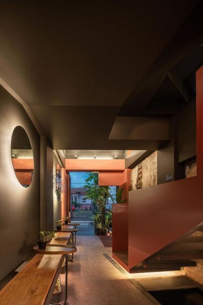 Самый тонкий отель в мире имеет ширину девять футов