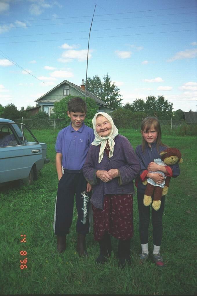Художник божьей милостью: Бабушка из русской деревни впервые взяла кисть в руки в 80 лет и прославилась на весь мир.