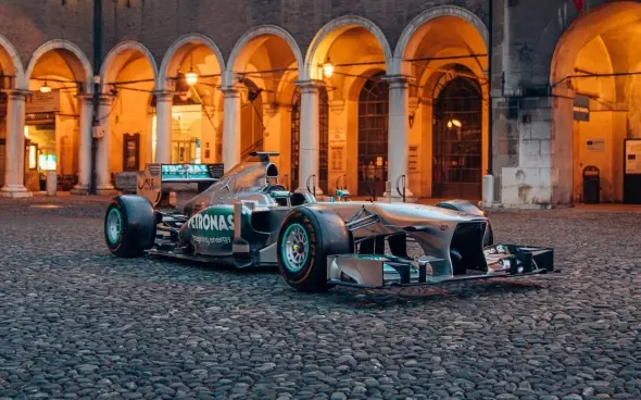 Первый болид Льюиса Хэмилтона в Mercedes продали за рекордные ,8 млн